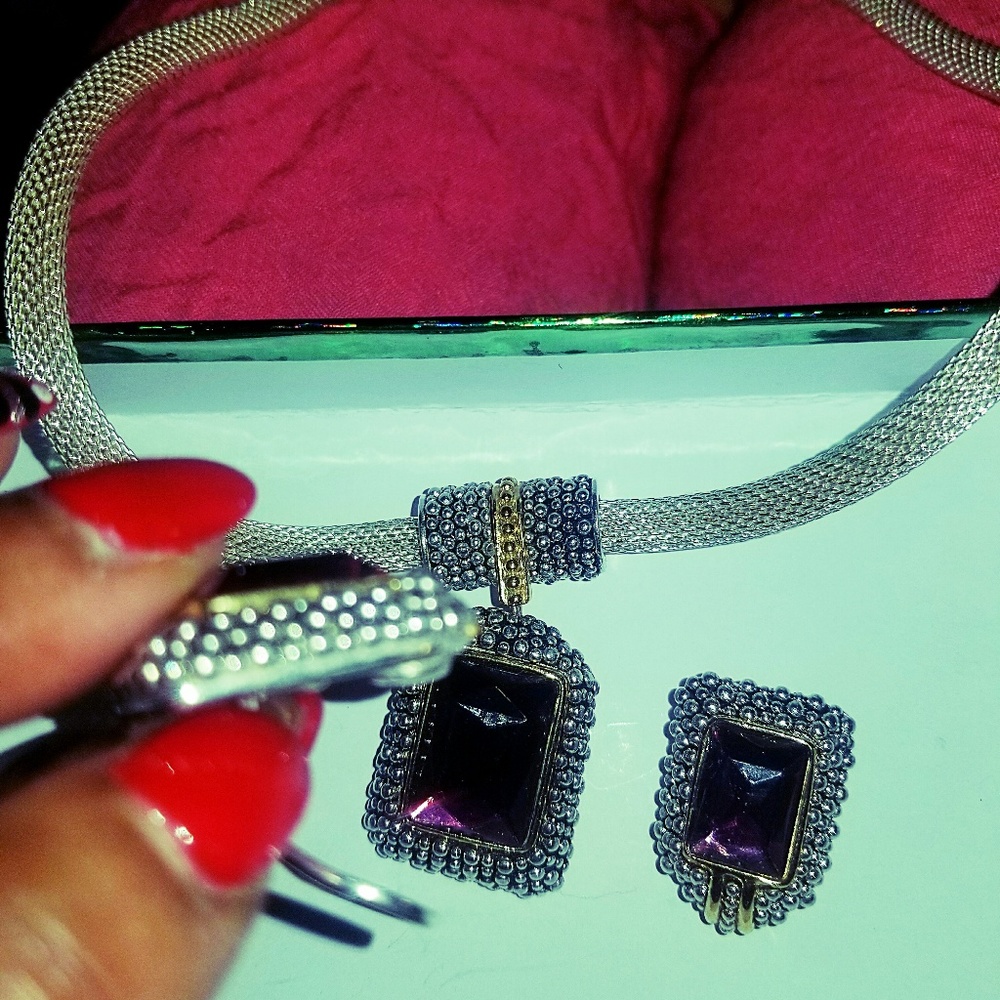 Beautiful set! so elegant... - Picture 2 of 3